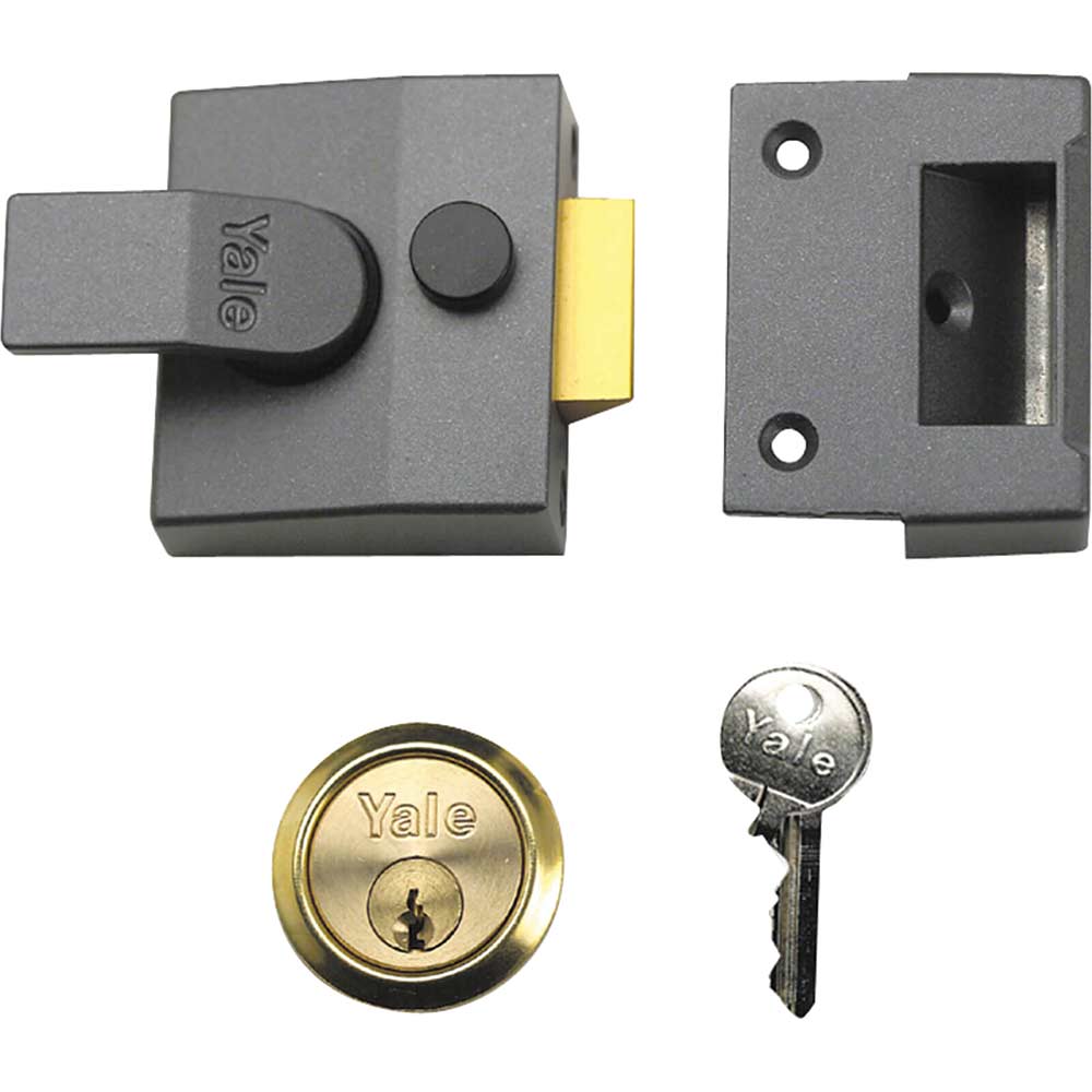 Yale Locks 85 Deadlocking Nightlatch Chrome Finish 40mm Backset