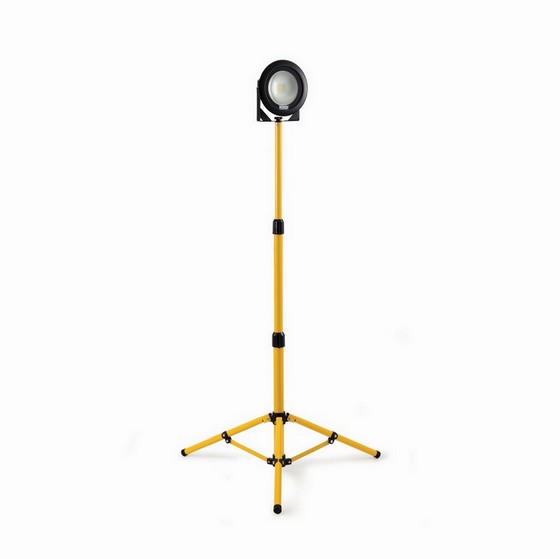 DEFENDER E204050 DF1200 SINGLE TRIPOD LIGHT 110V